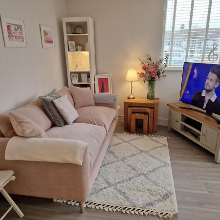 Luxury Modern Apt With Parking On Leigh Broadway Lejlighed Eksteriør billede