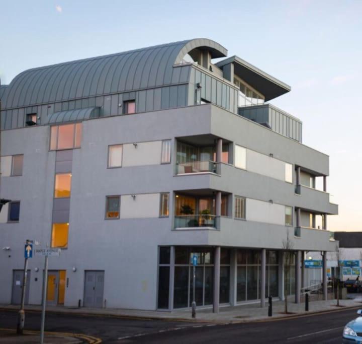 Luxury Modern Apt With Parking On Leigh Broadway Lejlighed Eksteriør billede