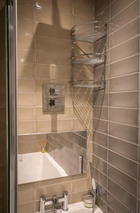 Luxury Modern Apt With Parking On Leigh Broadway Lejlighed Eksteriør billede