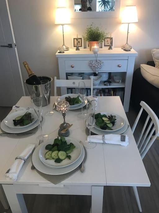 Luxury Modern Apt With Parking On Leigh Broadway Lejlighed Eksteriør billede