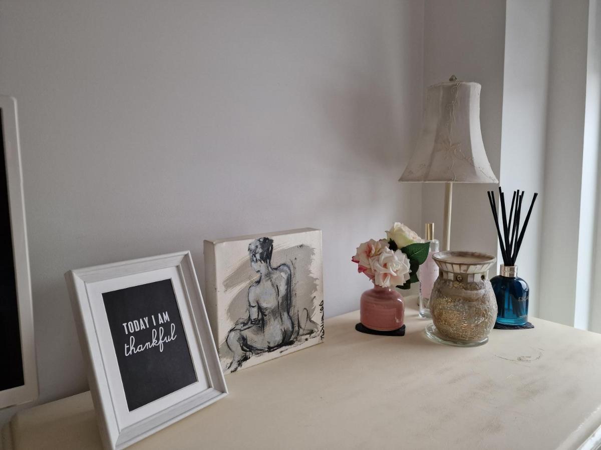 Luxury Modern Apt With Parking On Leigh Broadway Lejlighed Eksteriør billede