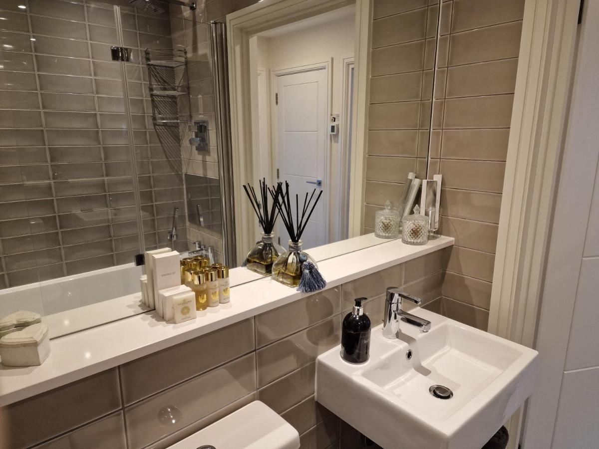 Luxury Modern Apt With Parking On Leigh Broadway Lejlighed Eksteriør billede