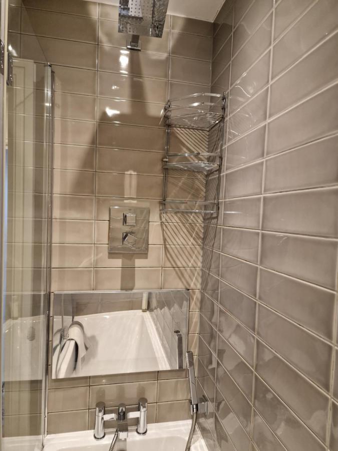 Luxury Modern Apt With Parking On Leigh Broadway Lejlighed Eksteriør billede