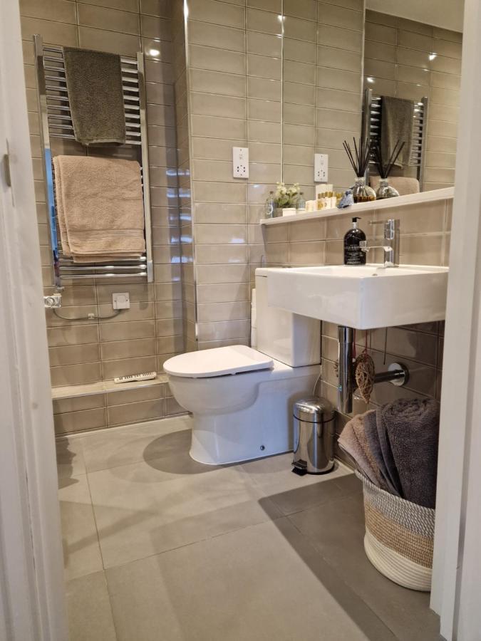 Luxury Modern Apt With Parking On Leigh Broadway Lejlighed Eksteriør billede